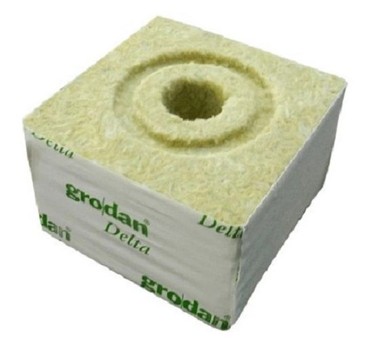 Grodan Delta Mineral wool cube 10x10x6.5 cm hole fi 27mm